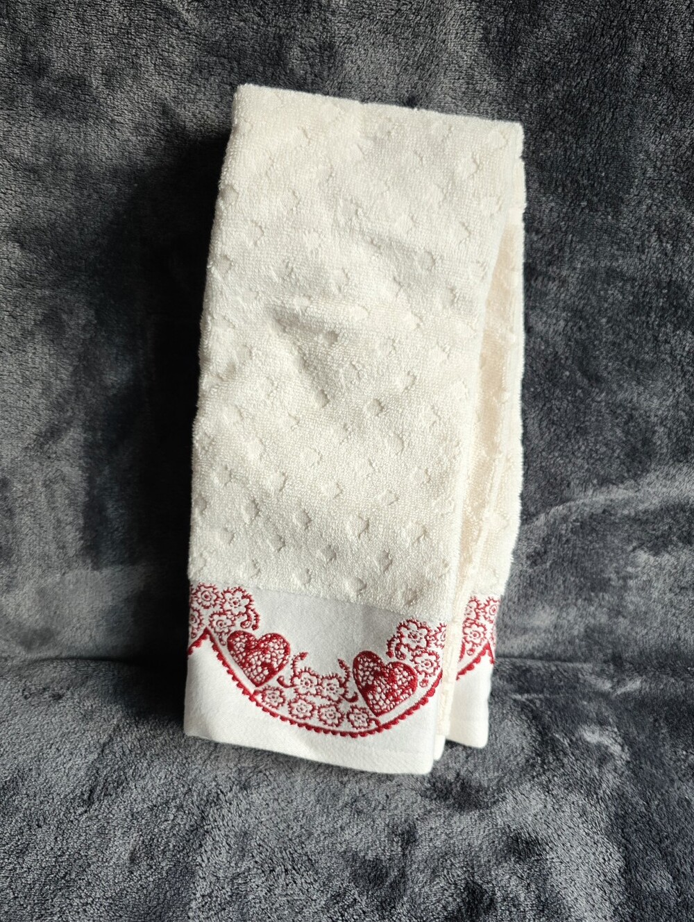 New The Scallop Edge Embroidered Heart Bathroom hand Towel Target Threshold 2026